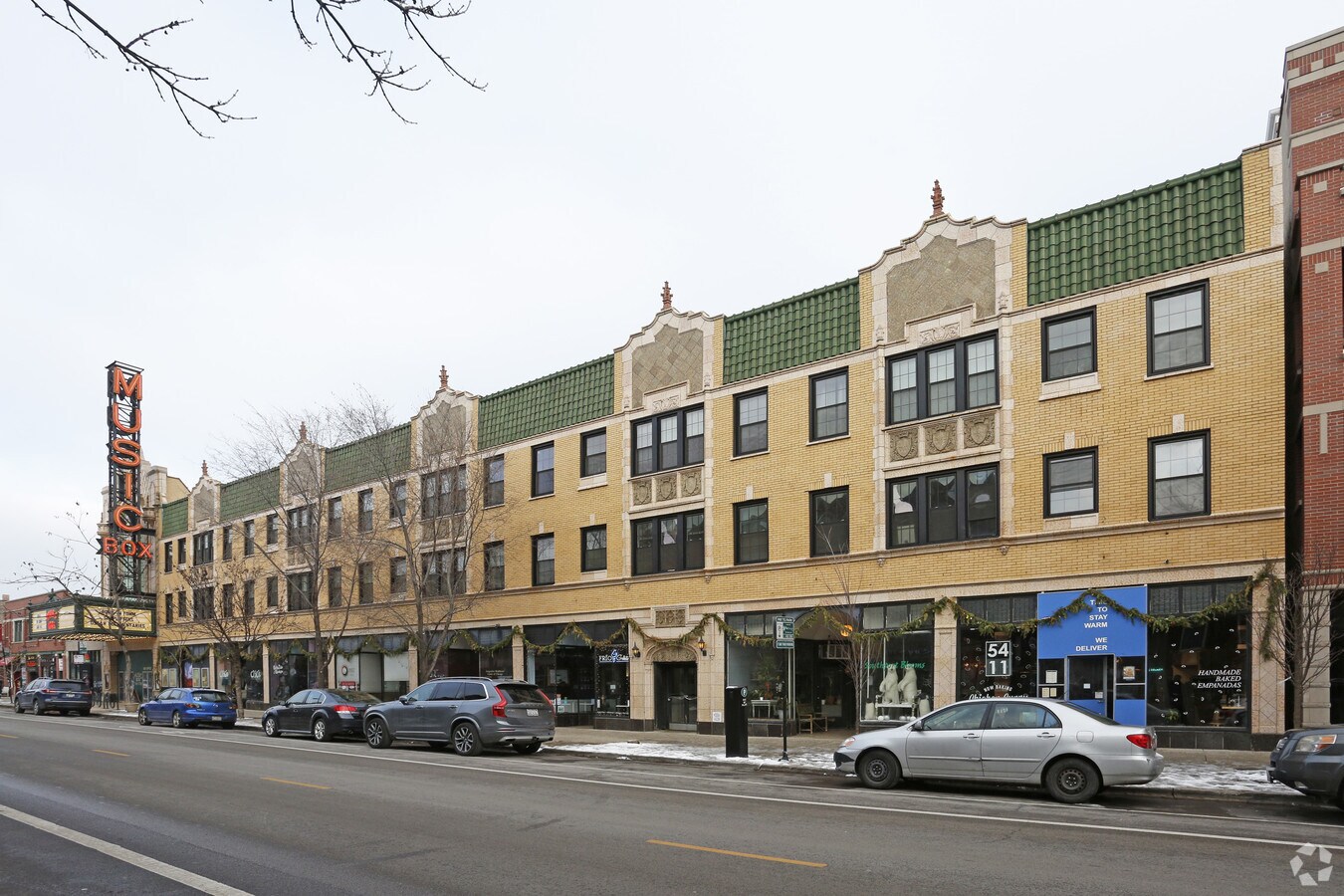 Photo - 3713-3733 N Southport Ave