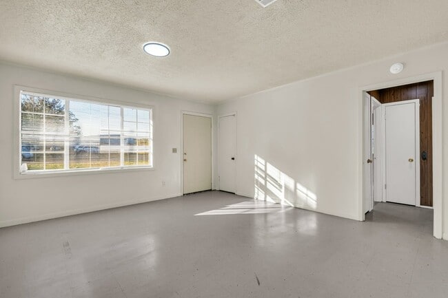 Building Photo - 340 Wyman Dr Unit 340