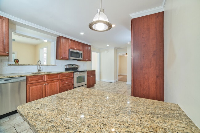 Photo - 99 Maple Ave