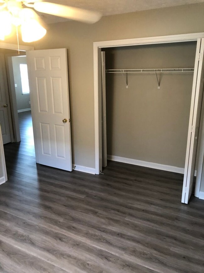 Photo - 311 Parker Pl SW