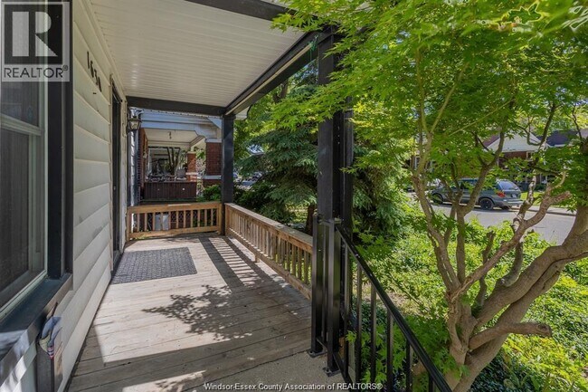 Photo - 1630 Marentette Ave