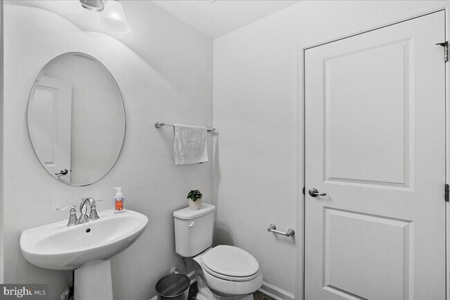 Photo - 43387 Charitable St