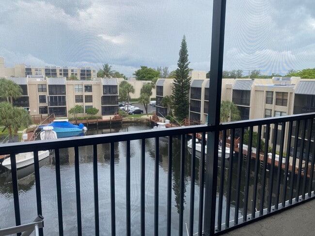 Building Photo - 9 Royal Palm Way Unit 403