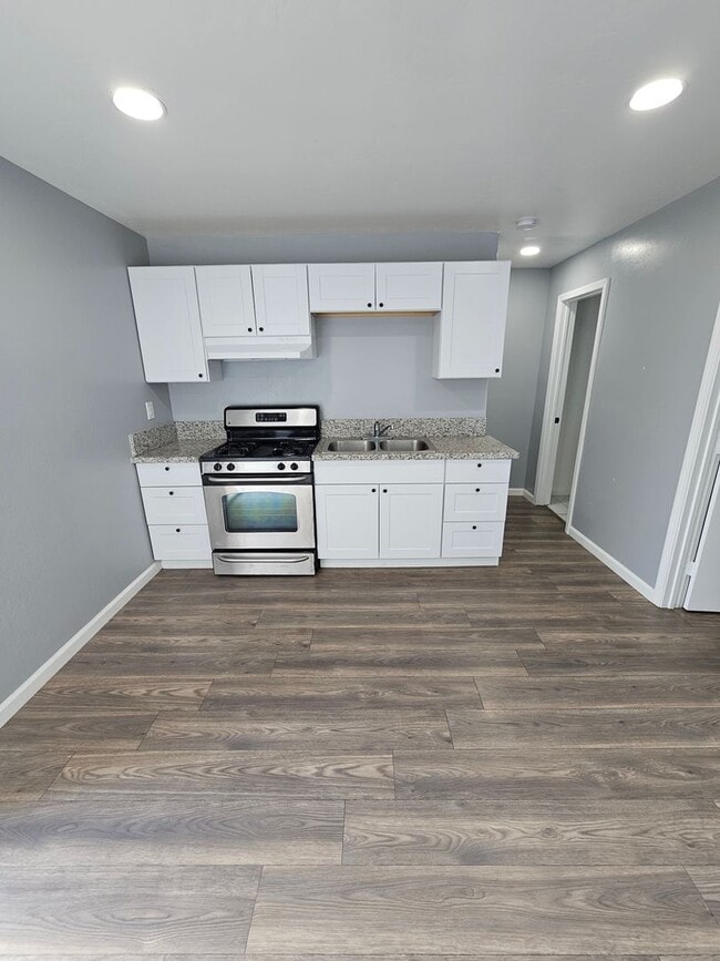 Photo - 908 6th St Unidad B