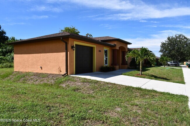 Photo - 1517 Furnari St