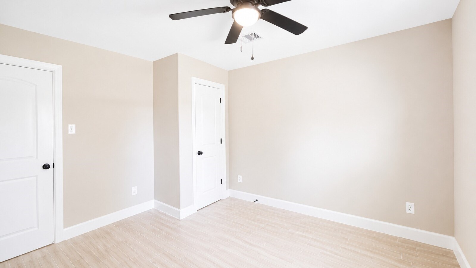 Photo - 1206 Pinewood Ln
