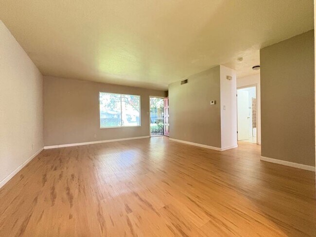 Photo - Cute 2 Bedroom Condo