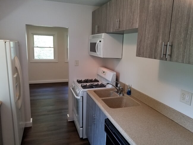 Photo - 1410 Slosson St