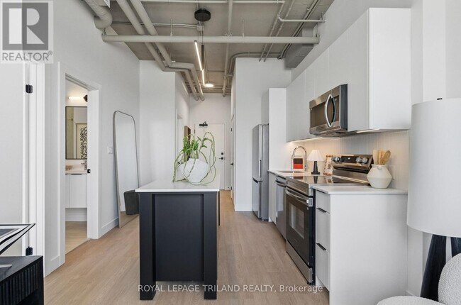 Photo - 685 Richmond St Unit 307