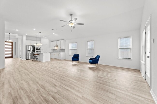 Photo - 489 Cherrystone Loop