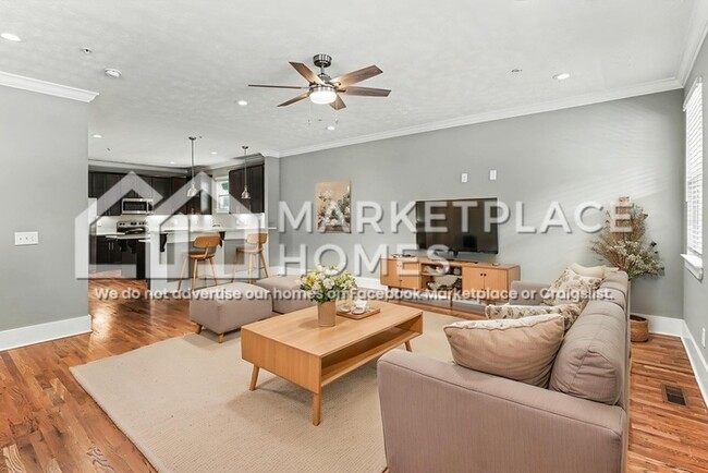 Photo - 2437 Bell St