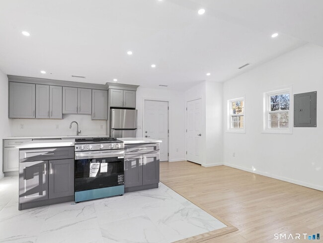 Photo - 27 5th St Unit 3