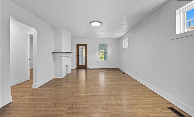 Photo - 867 E 12th Ave