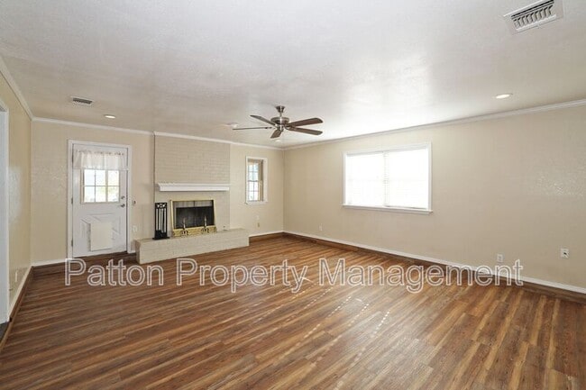 Photo - 2905 Salem Dr