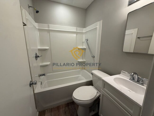 Photo - 3270 Ralston Ave