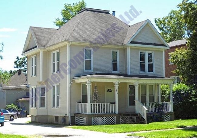 Building Photo - Now leasing for August 2026!