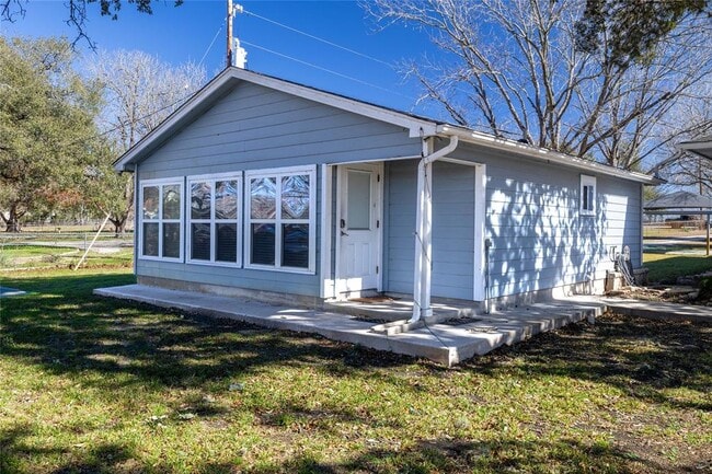 Photo - 1012 Buerger Ln