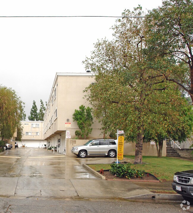 Eton Gardens Apartments - Eton Gardens Apartments