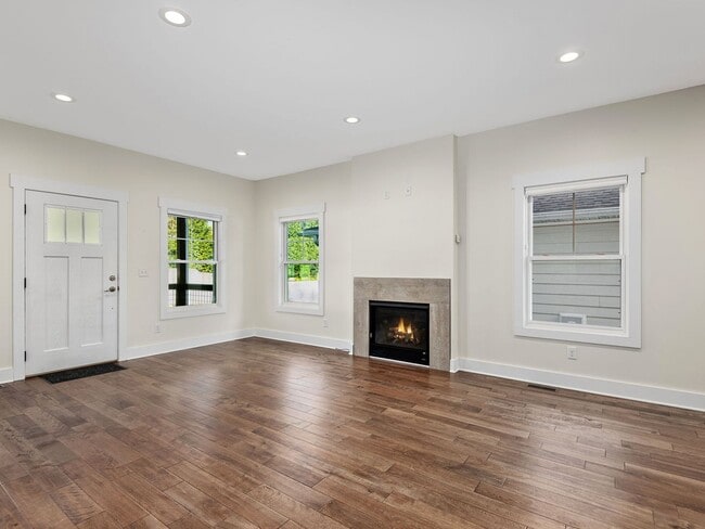 Photo - Darling Woodfin House