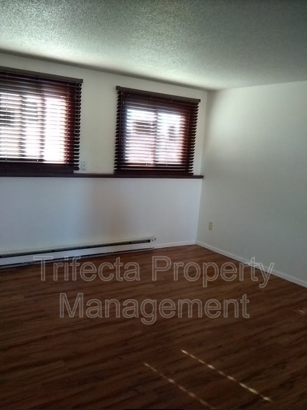 Photo - 4955 Basswood Dr