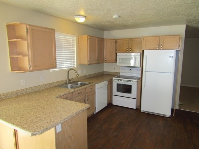 Photo - 1370 N General Dr