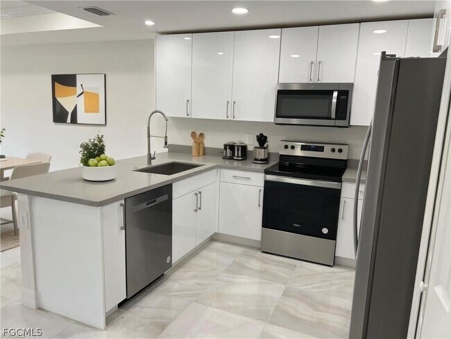 Photo - 4854 30th St SW