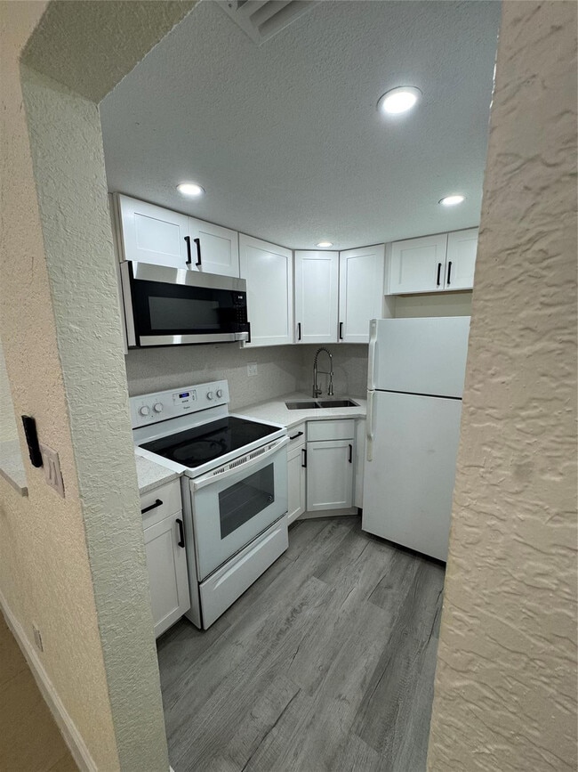 Photo - 151 SE 6th Ave Unit 8