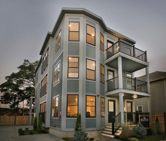 Photo - 15 W Bellflower St Unit 1