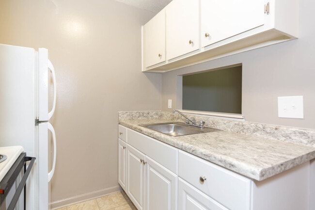 Photo - Kensington Club Apartments