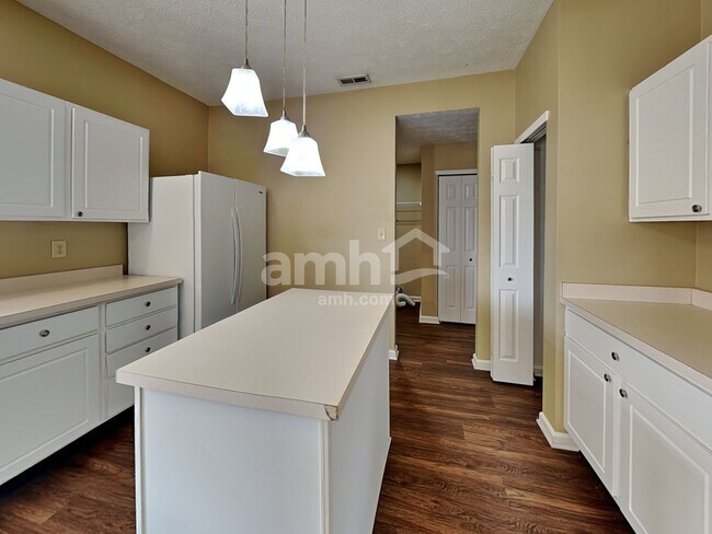 Photo - 6905 N Garland Ct