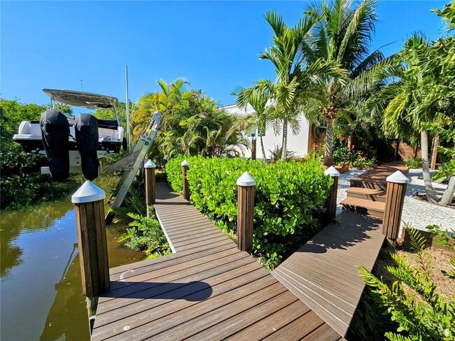 Photo - 2408 Nassau St