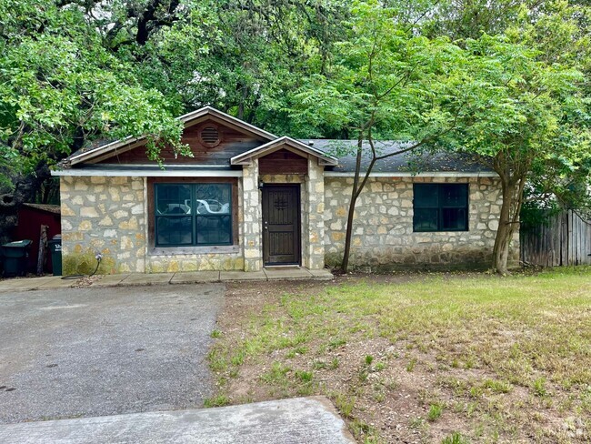 Building Photo - Serene 2 Bedroom Home with Patio and Fence...