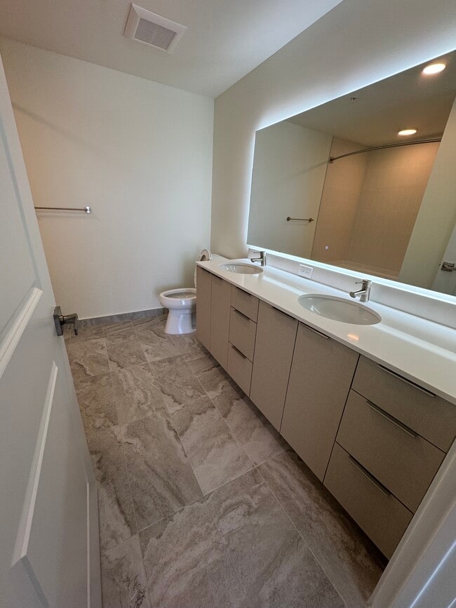 Photo - 244 NW 31st St Unidad B1