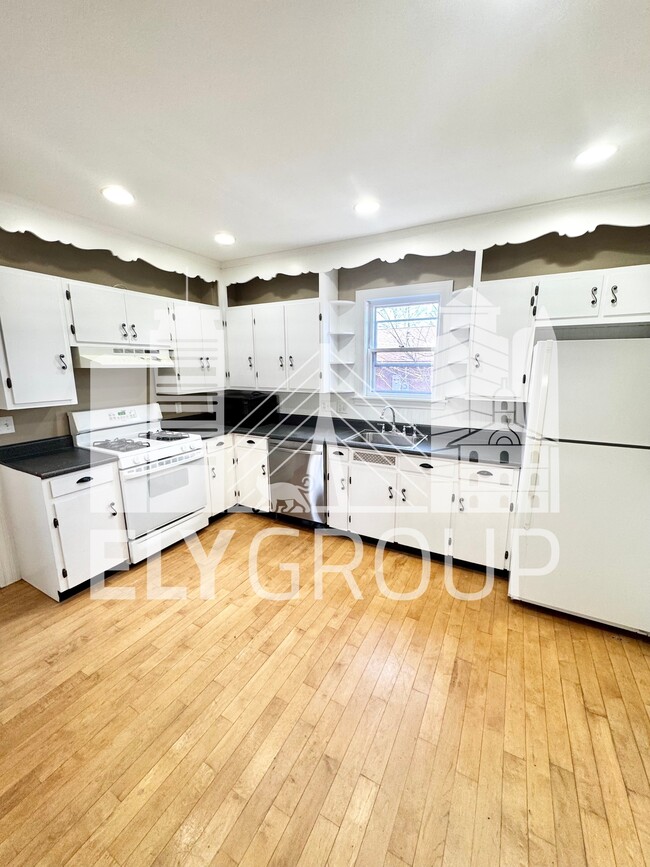 Kitchen - 30 Spruce St Unit 1