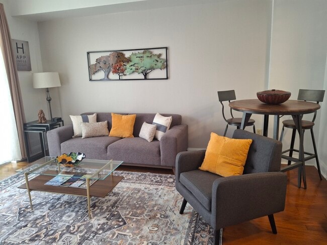 Photo - 300 W 5th St Unit 621