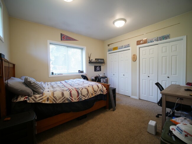 Photo - 1425 NW Kenny Dr