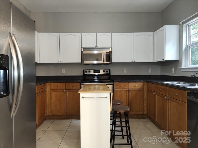 Photo - 467 Doughton Ln