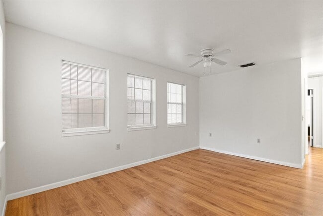 Photo - 1304 Delano St