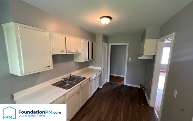 Photo - 2324 Slocum Ave