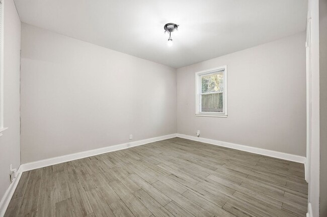 Photo - 2717 S Clark Dr