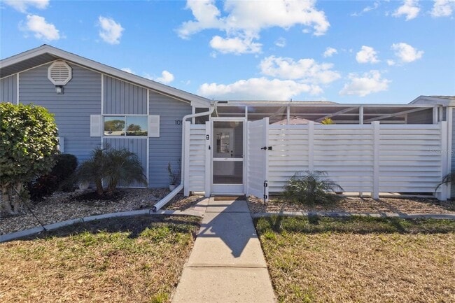 Building Photo - 3300 Loveland Blvd Unit 1001