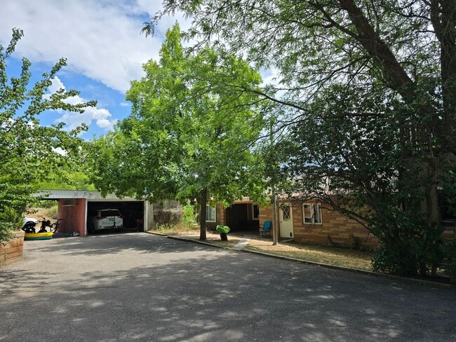 Furnished 3-Bedroom + Office Ranch Home wi... - Furnished 3-Bedroom + Office Ranch Home wi...