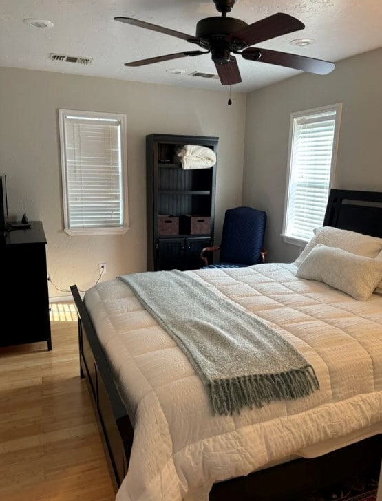 Photo - 1015 NE Mustang Dr