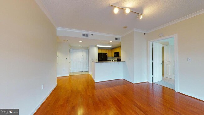 Photo - 777 7th St NW Unidad 714