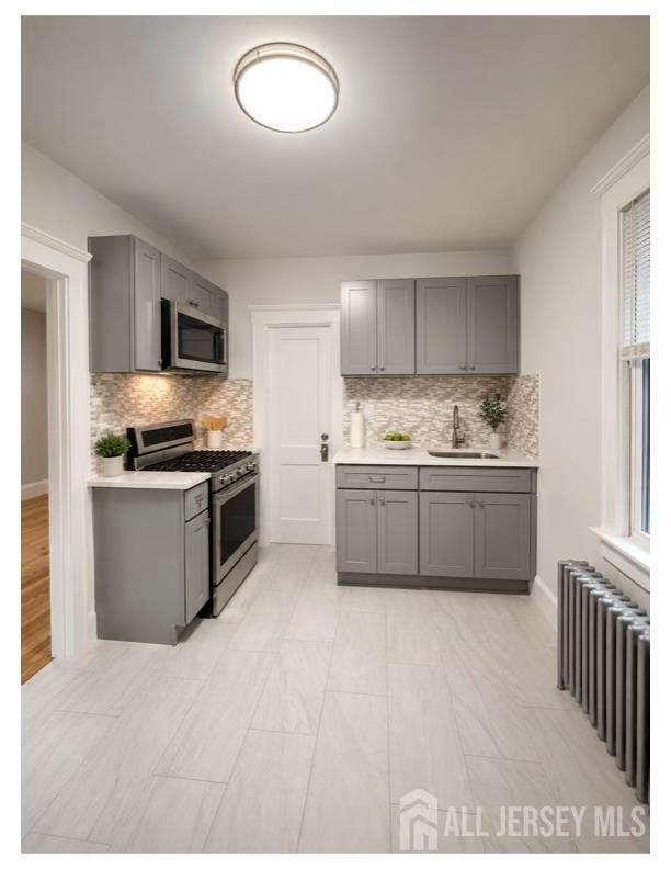 32 Edwin St Unit 2