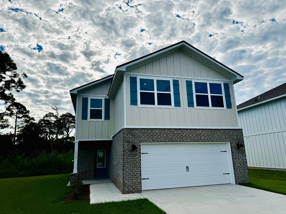Photo - 1632 Amaya Ln House