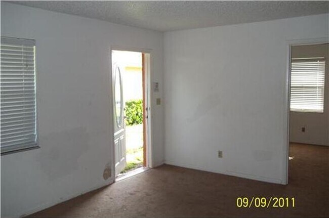 4648 Smt Blvd- - 4648 Smt Blvd- Condo