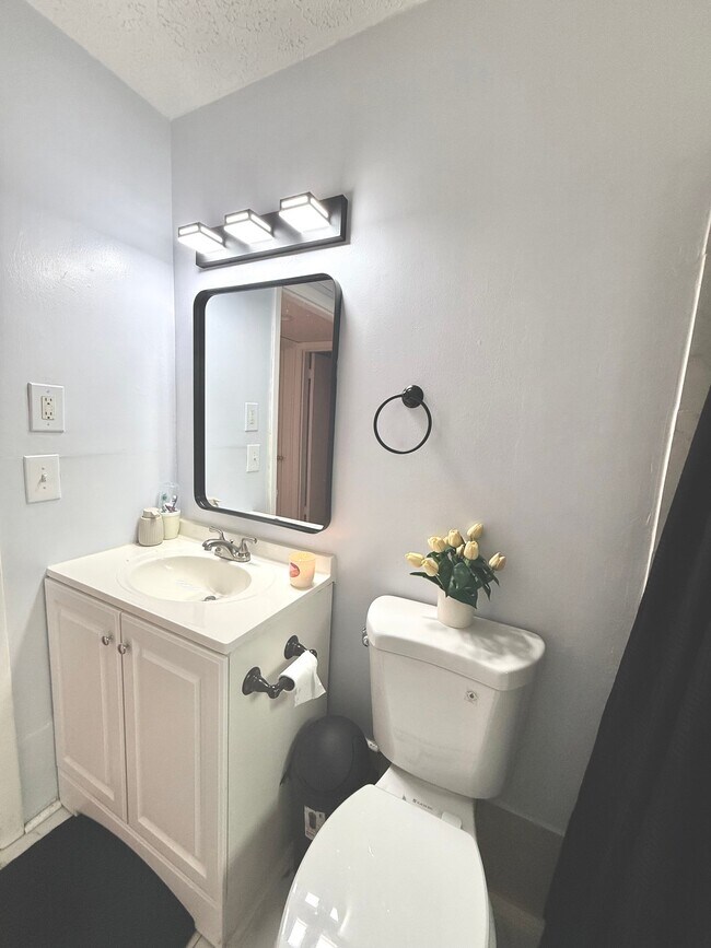 Photo - 3638 Northdale Pl Unit 4