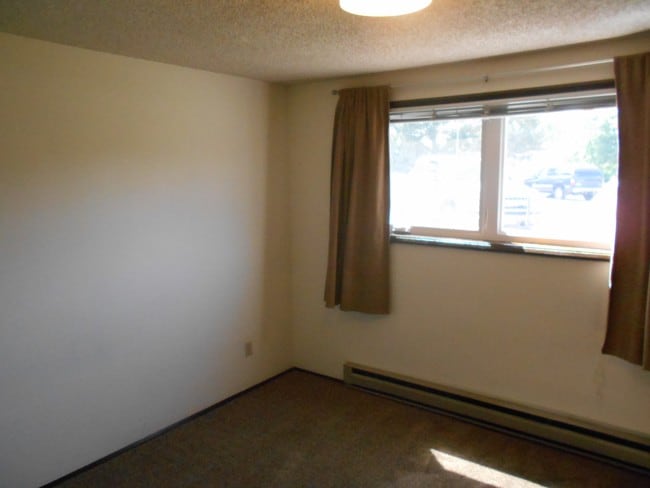 Photo - Pines Apartments