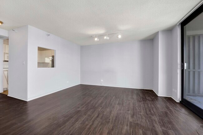 Photo - 10 E Ontario St Unit 2807